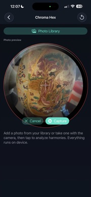 Chroma Hex photo capture screen with circular preview for color sampling